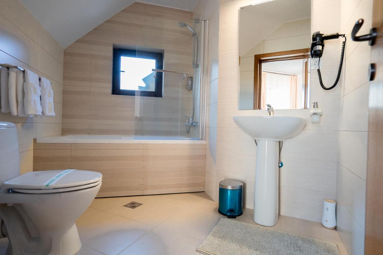 Roots Villa Redwood Braşov Dış mekan fotoğraf