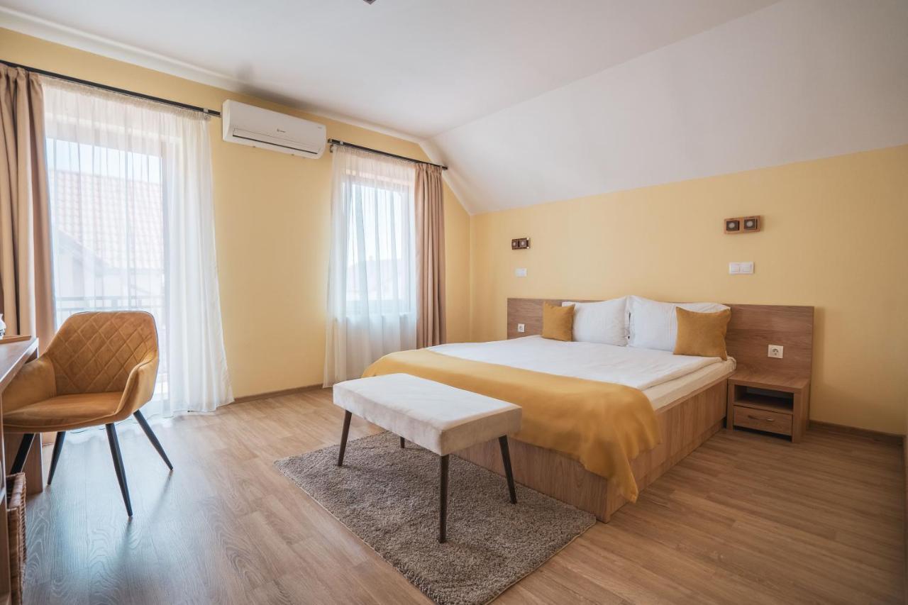 Roots Villa Redwood Braşov Dış mekan fotoğraf