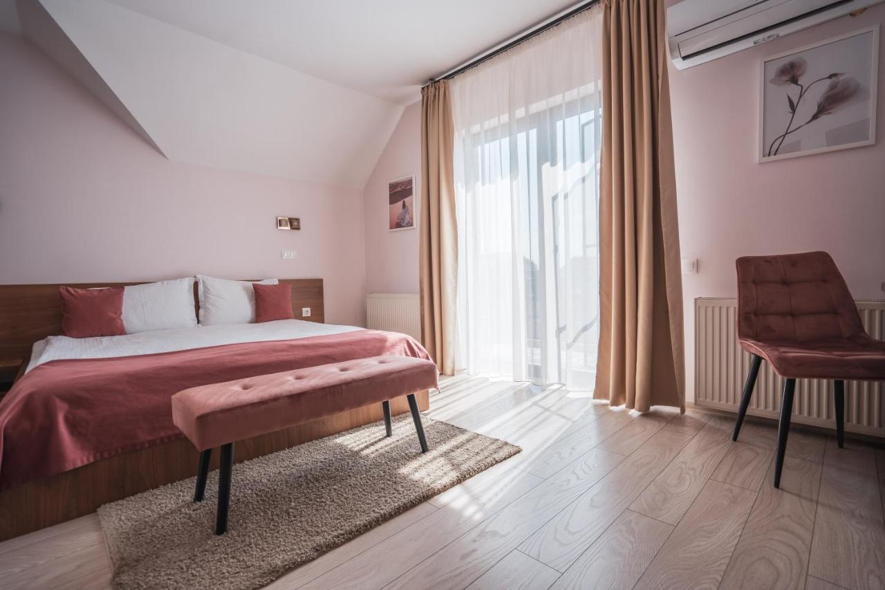 Roots Villa Redwood Braşov Dış mekan fotoğraf